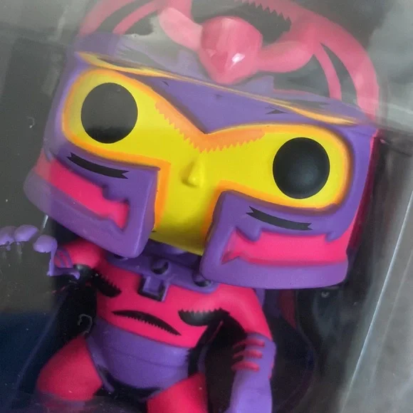 Marvel Blacklight Gambit, Rogue, Magneto, + Black Panther Funko Pops with XL Tee - Picture 7 of 12